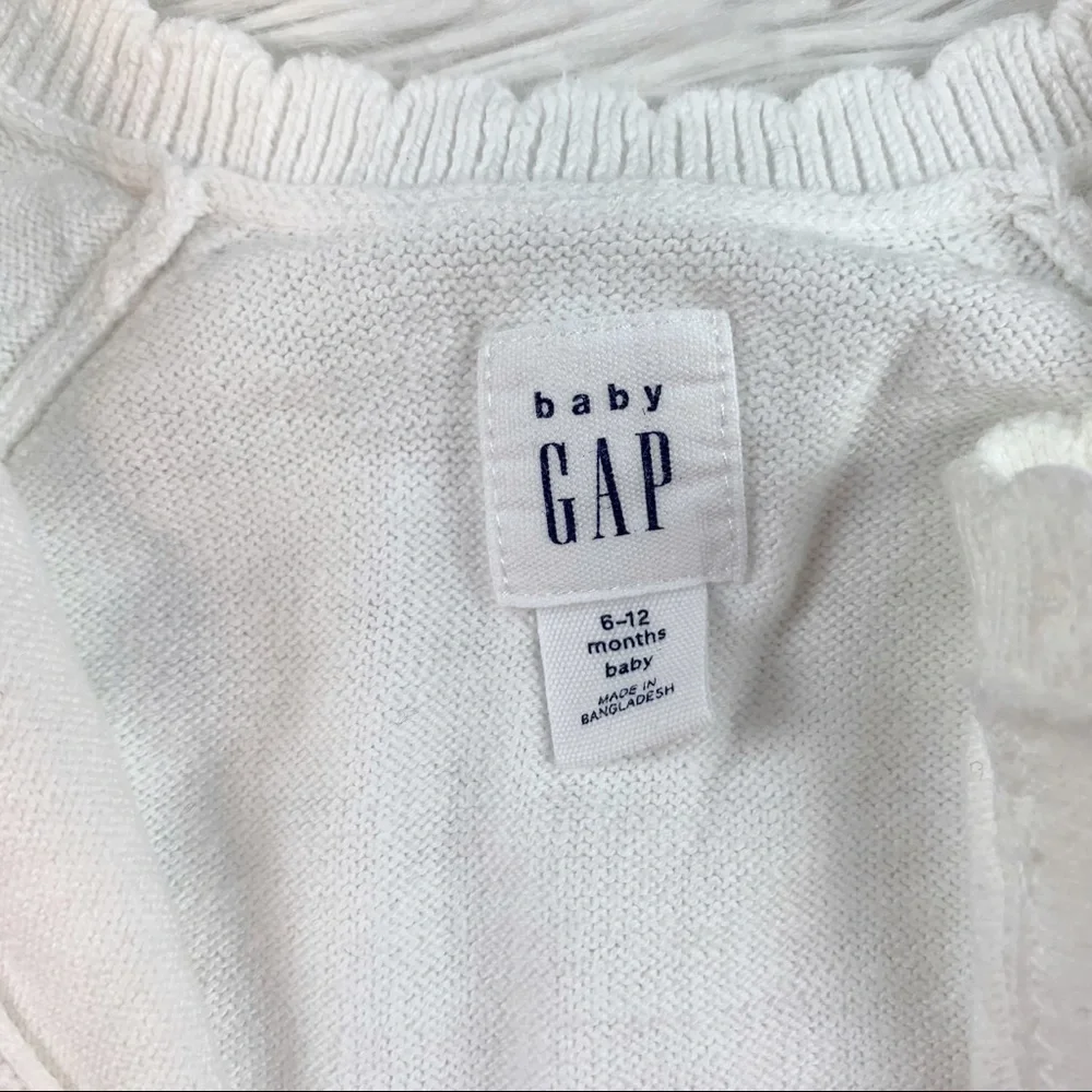 Gap baby 6-12 month long sleeve‎ cropped cardigan in white